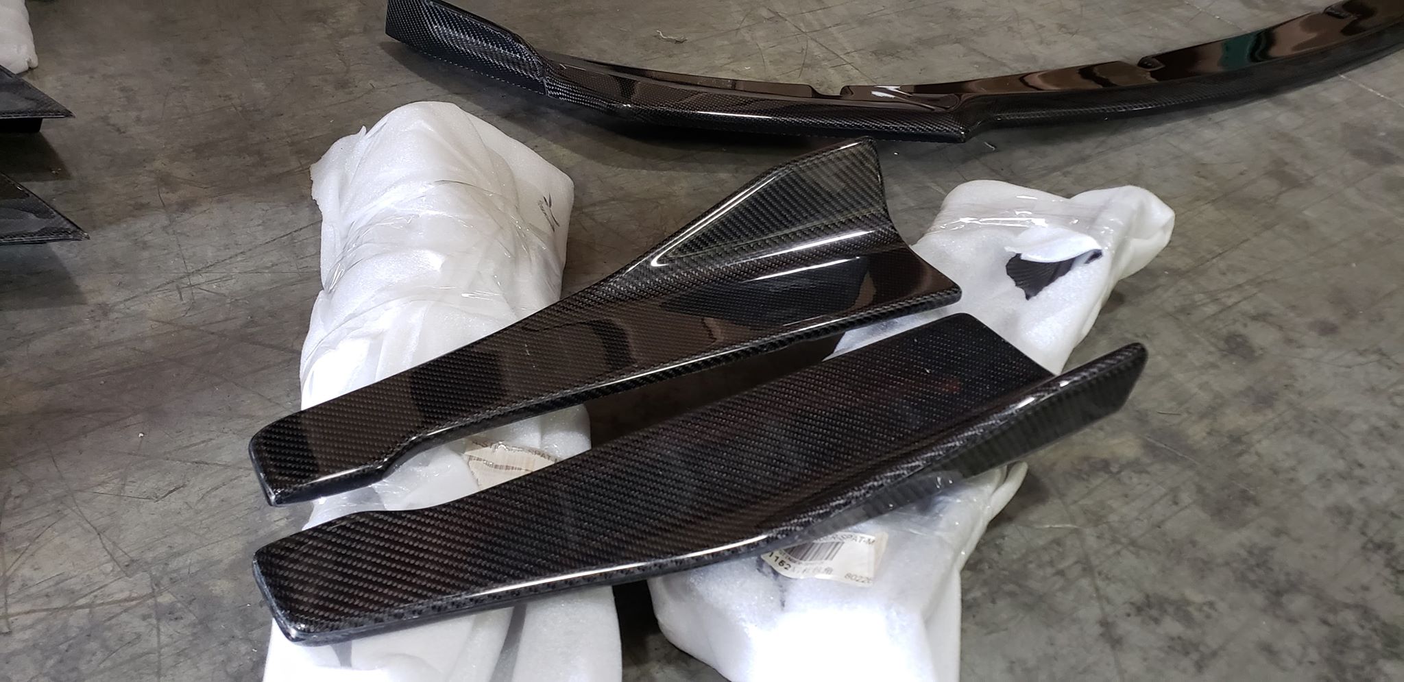 Carbon Fiber Rear Garnishes