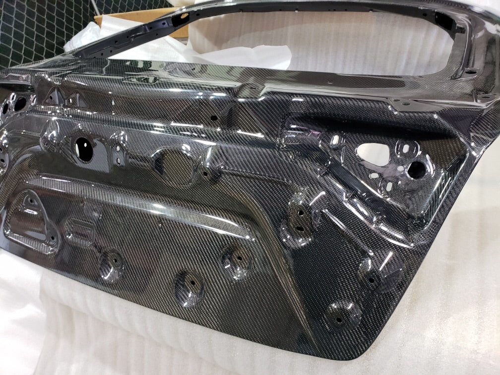 SBGT Kia Stinger Carbon Fiber Oem Hatch  1 out of 10 Left      Shipping included