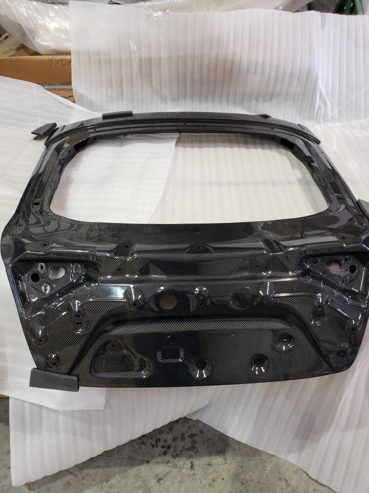 SBGT Kia Stinger Carbon Fiber Oem Hatch  1 out of 10 Left      Shipping included